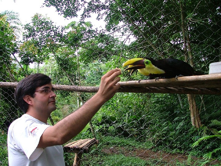 Alvaro-with-toucan---Copy