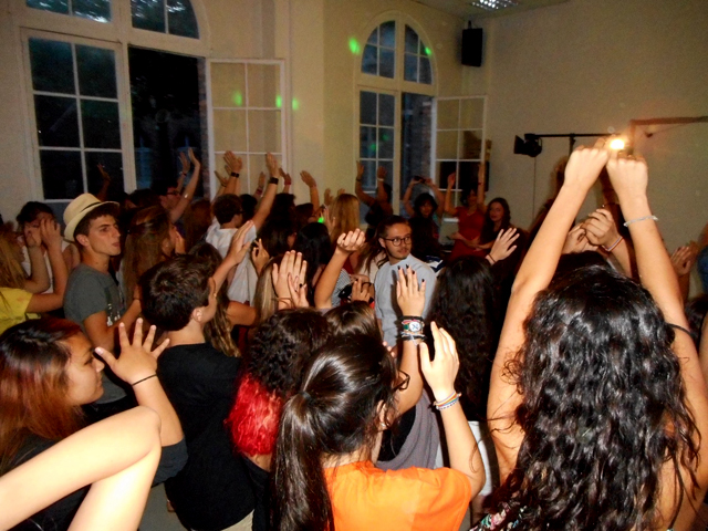 dancing-in-paris